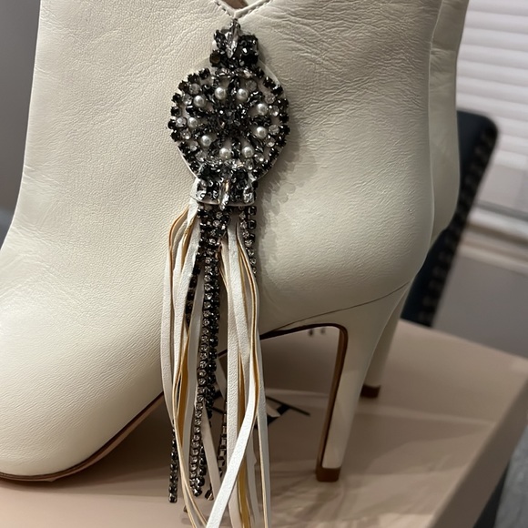 TWINSET White leather booties. Size 37. New in box - Picture 7 of 12